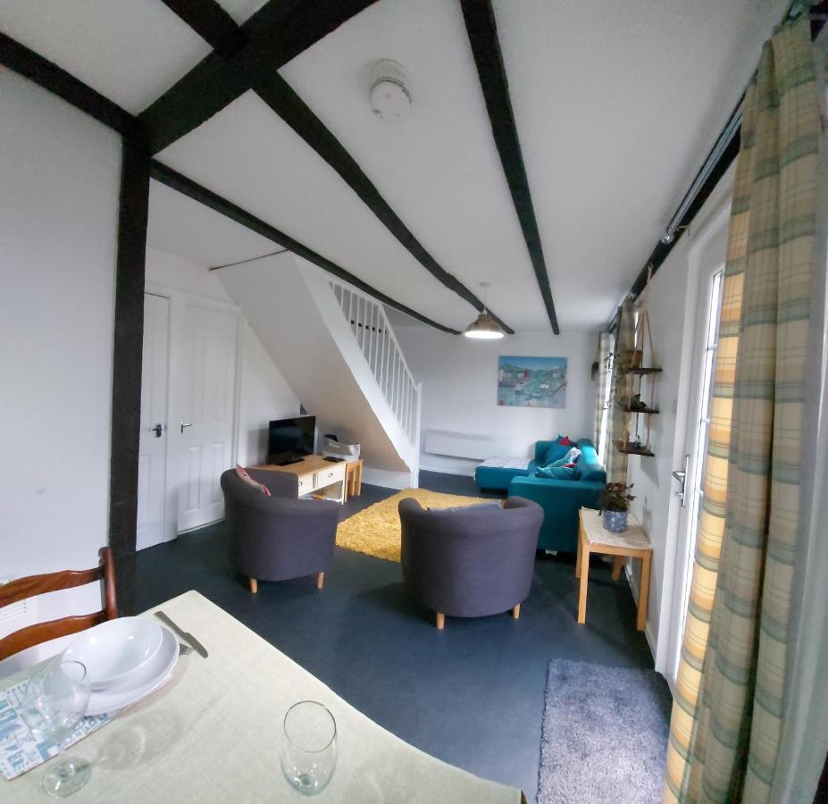 3.9. Tudor Court Хейл Экстерьер фото